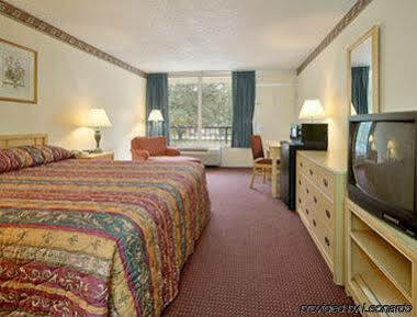 Ramada By Wyndham Hotel Houma